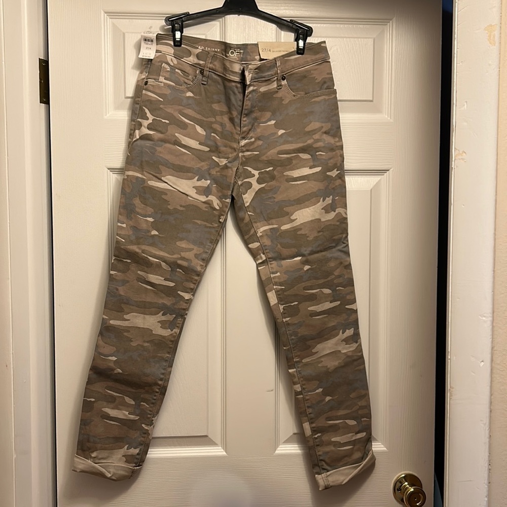 Womens camouflage pants size 4